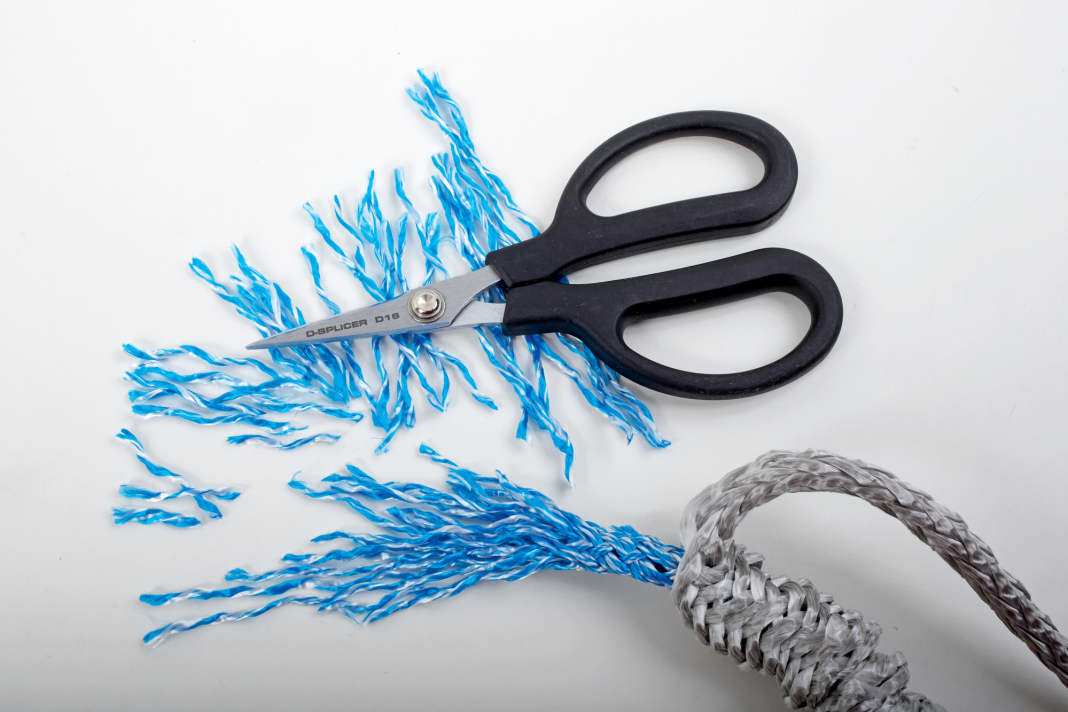 The yarns of the sheath are graded evenly as described in tip 3 to create a clean taper. Then melt the core back until the sheath disappears completely