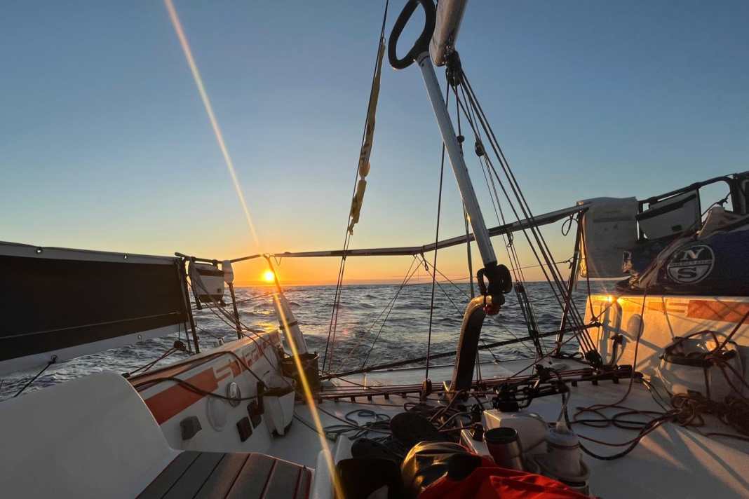 The view of the horizon from the stern of "Sharifa"