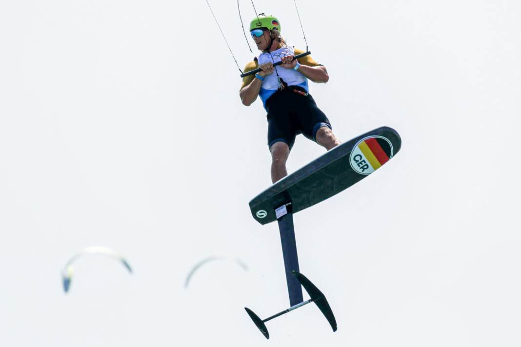 Il kiter Jannis Maus vola alto alla sua prima olimpica