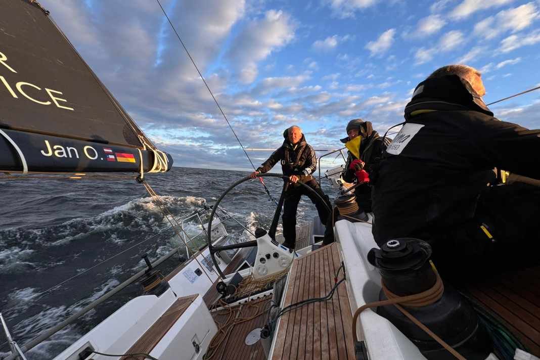 Lo skipper di "Katima" Jan Opländer al timone