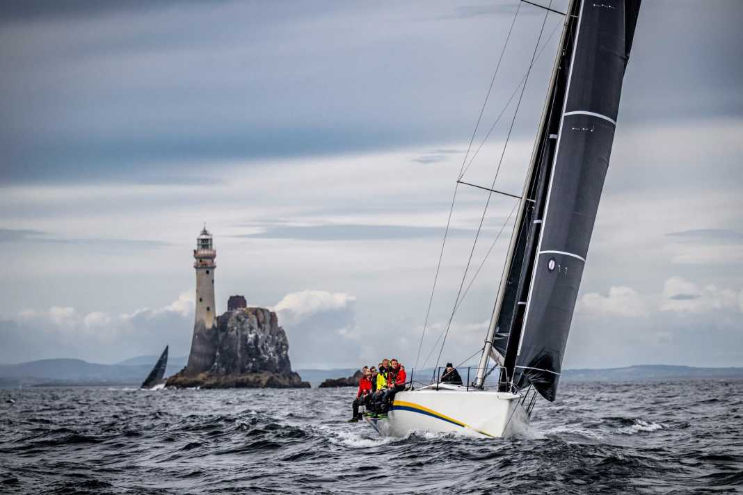 Ils ont déjà fait le tour et se dirigent vers le rocher du Fastnet cette année dans le cadre de la flotte de l'Admiral's Cup : Dirk Clasen et l'équipage du "Ginkgo" prendront le départ de la Rolex Fastnet Race samedi.