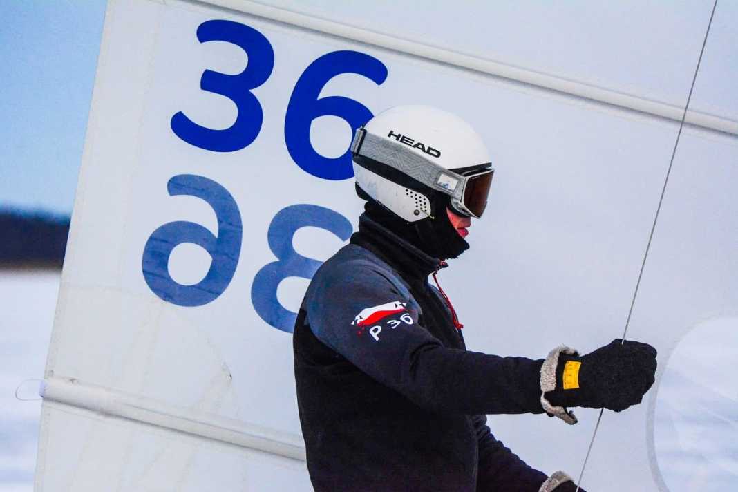 Everyone in ice sailing knows the sail number 36. It belongs to the class king Karol Jablonski, who has followed the fascination of the DN sled for 50 years.