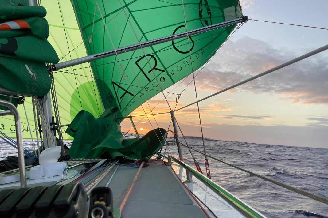 The destination in front of the bow: Christian Sauer reaches the Caribbean island of Antigua on 9 March.
