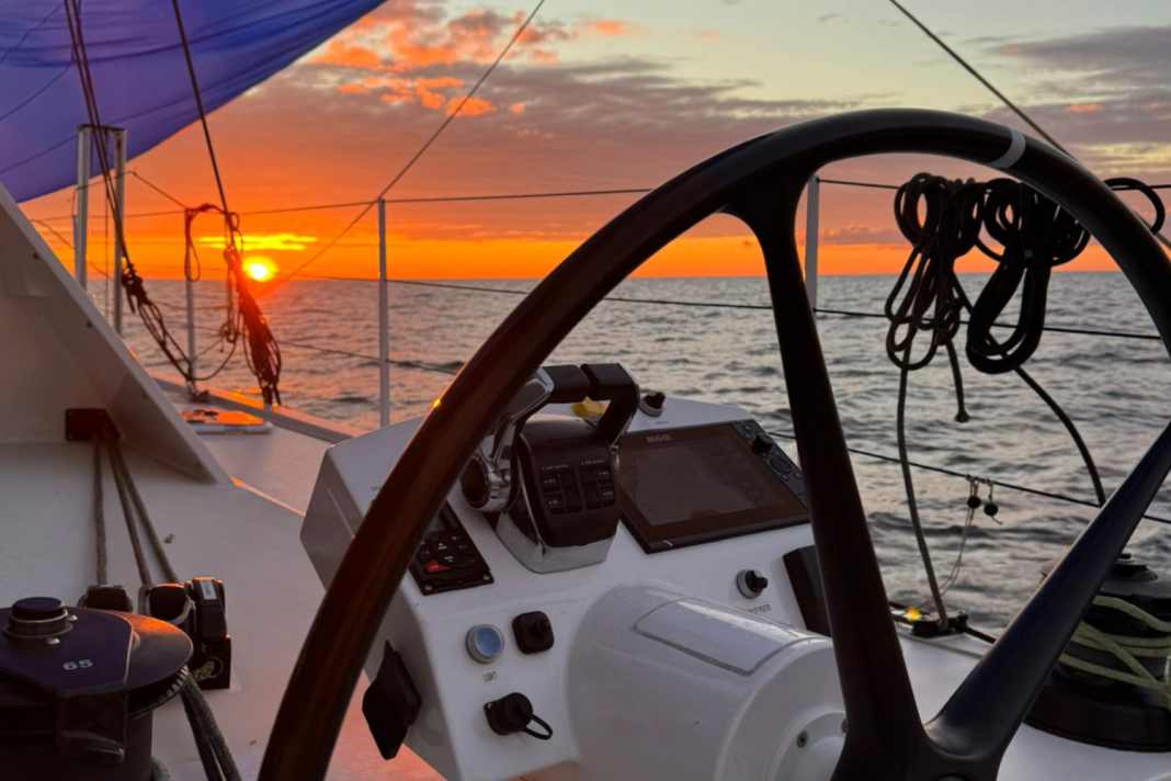 C'est ainsi que, jeudi matin, après près de quatre jours en mer, l'équipage du « Nica » a levé les yeux vers l'horizon.