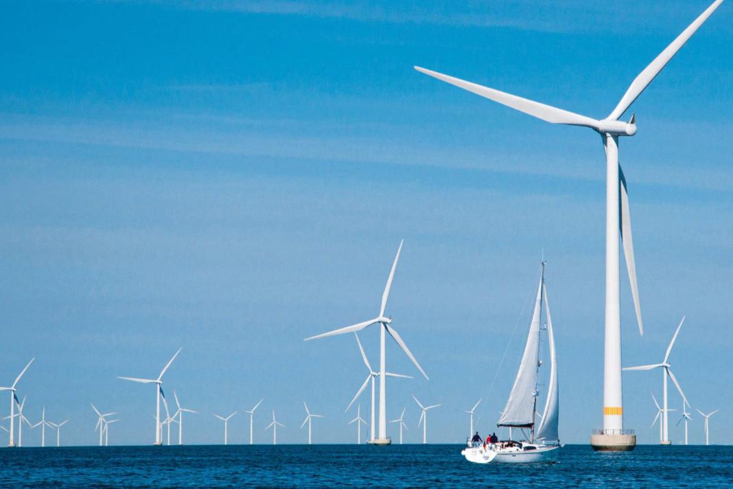 There are still only a few wind turbines turning at sea and posing an obstacle for recreational boaters. But there will be more - much more!