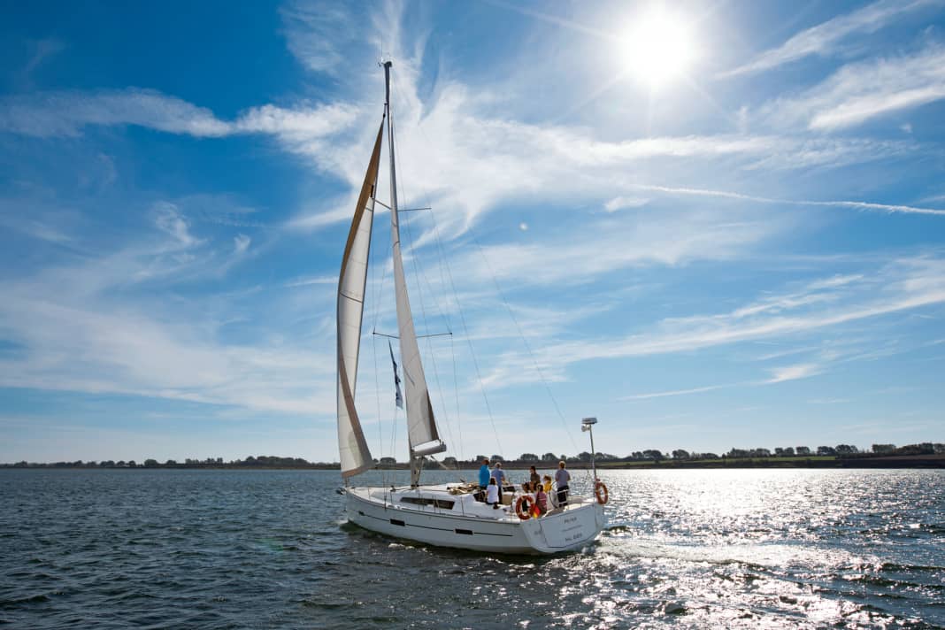 La gioia di un uomo: l'alta pressione ha dominato il tempo al nord per settimane negli ultimi tempi. I navigatori del Mar Baltico, in particolare, ne hanno beneficiato