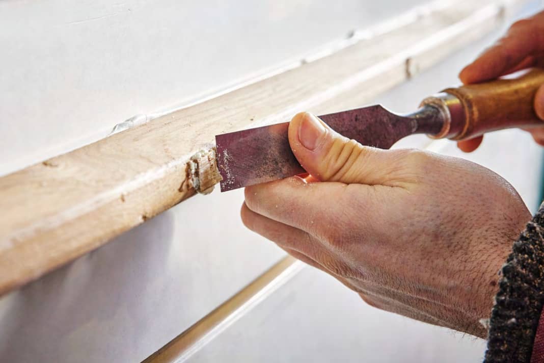 Der Feinschliff: Überstehende Holzpropfen kürzen...