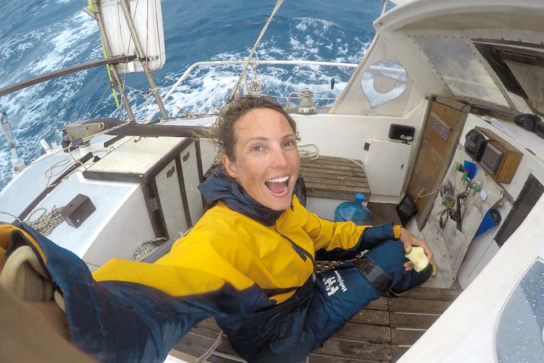 Video blogger Nike Steiger describes everyday life on board her Reinke S 10 "Karl" and her commitment to environmental protection on the YouTube channel "White Spot Pirates"