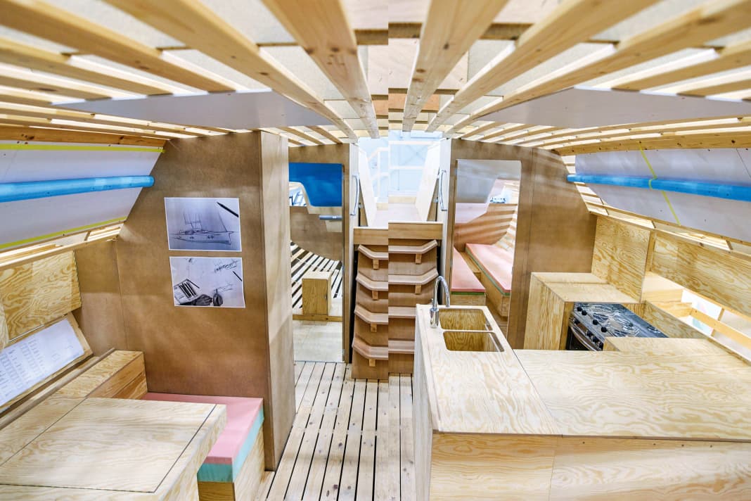 X-Yachts treibt den Trend auf die Spitze: Der Mock-up der Xc 47 lässt sich sogar zur Seite neigen