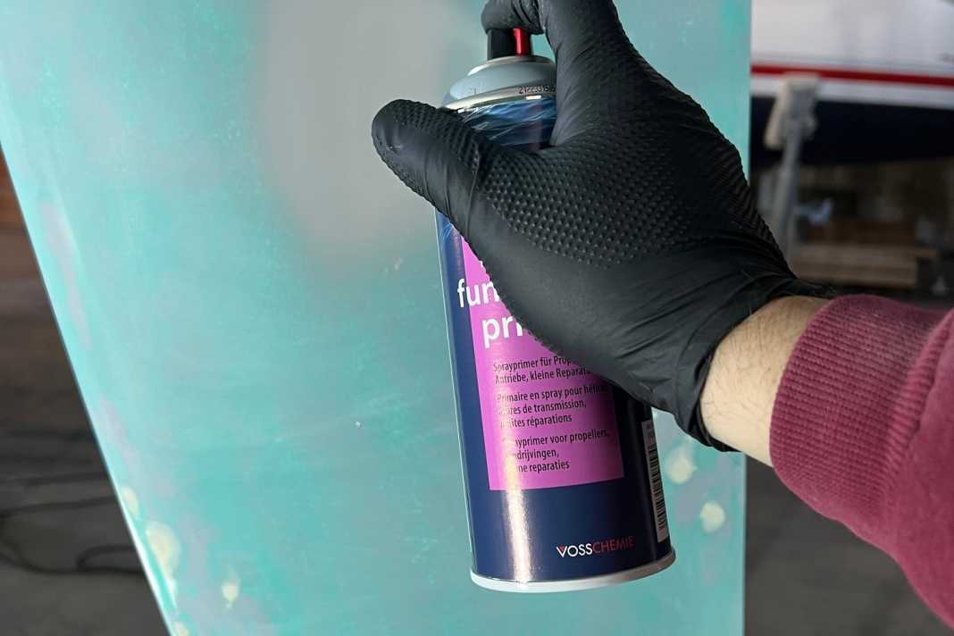 Il primer multifunzionale è a base epossidica e può essere utilizzato sullo scafo subacqueo.