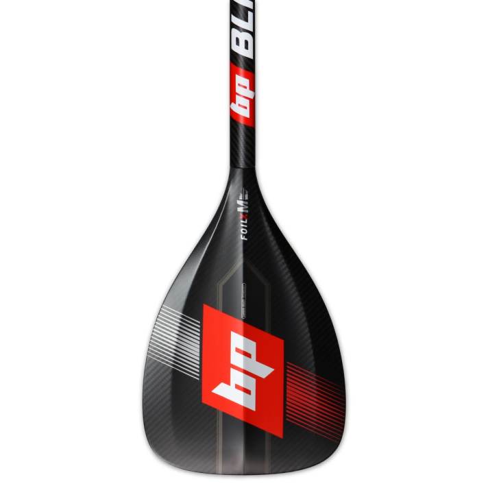 Shorter and wider: the paddle blade is optimised for downwind foiling.