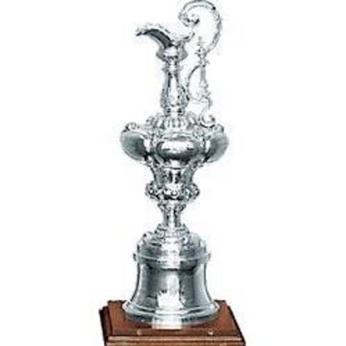   En 2021, le trophée le plus important de la voile internationale sera à nouveau en jeu au large d'Auckland.