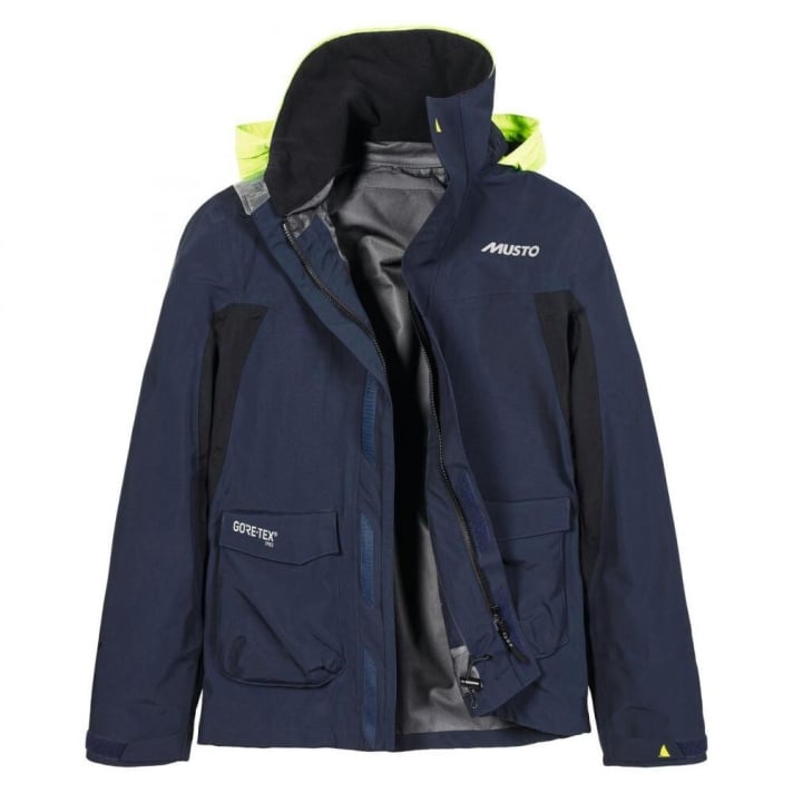   La même matière Gore-Tex-Pro de haute qualité, mais un col plus discret, caractérise la nouvelle veste MPX Coastal.