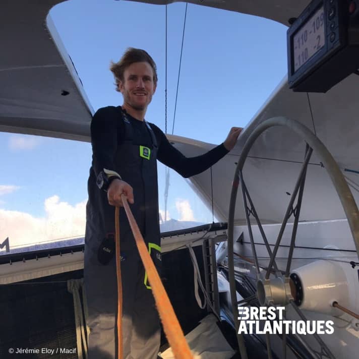   Questa istantanea di François Gabart è stata scattata nel nuovo Brest Atlantiques poco prima del necessario pit stop.