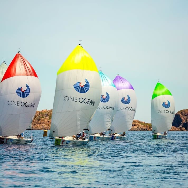   Die Umwelt-Initiative One Ocean war bei der Champions-League-Qualifikation in italienischen Gewässerrn mit von der Partie