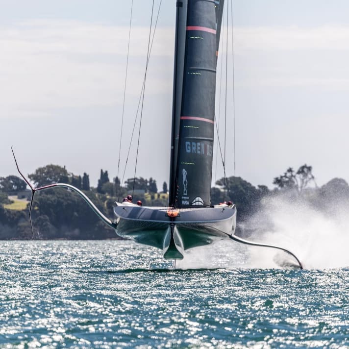   Il team britannico Ineos UK in allenamento