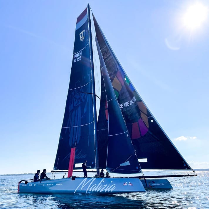   Il catamarano GC32 "Malizia I" di Boris Herrmann durante le prime bracciate di allenamento al largo di Kiel