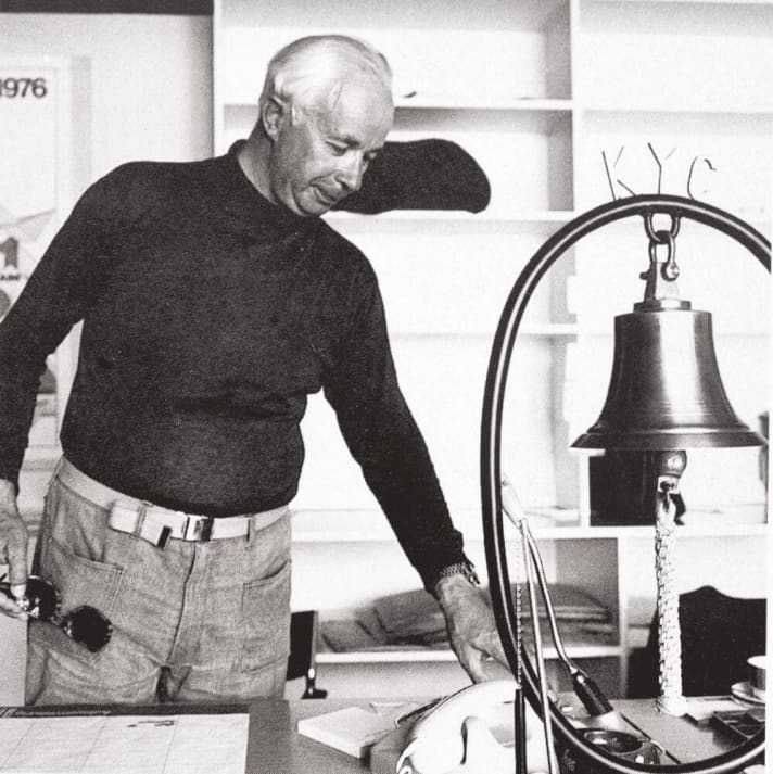   Otto Schlenzka 1976 im Organi­sations­büro der Kieler Woche