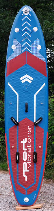  With loops, mast foot thread and optional centre fin, relaxed cruising or manoeuvring practice is possible