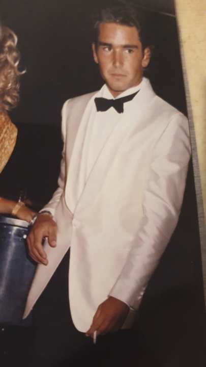 Bilder aus längst vergangenen Zeiten, in denen Andrea Baldini die römischen Nächte in vollen Zügen genoss und die heute in Teilen bereut.