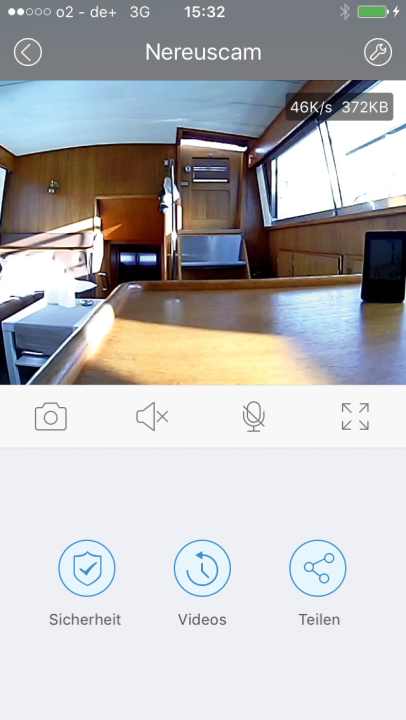 The app not only displays the image from the camera. The settings and alarm functions are also defined here