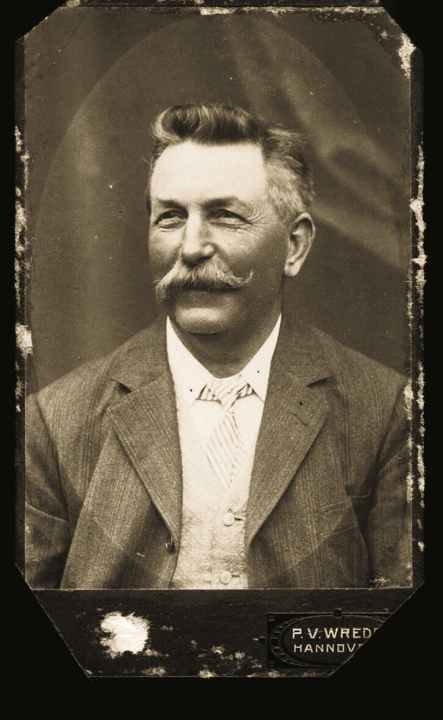 The founder: At the age of just 24, Friedrich Lürßen began building boats on the Weser on 27 June 1875. | r.