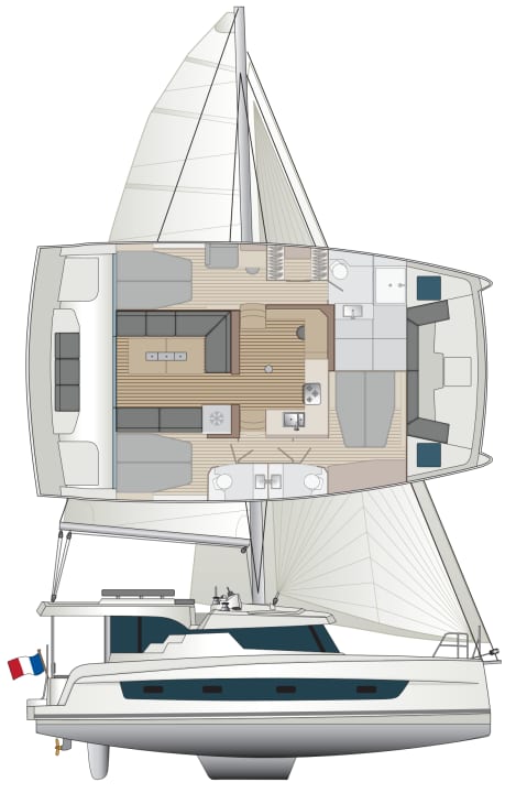 Unique en son genre. Dans la coque avec deux cabines, la couchette est installée transversalement à l'avant.