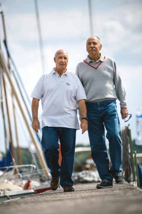   Einst Rivalen im Kampf um den Finn-Dinghy-Startplatz bei den Olympischen Spielen 1964, heute freundschaftlich und mit großem Verständnis für die damaligen Vorgänge im Gespräch: Bernd Dehmel (l.) und Willy Kuhweide