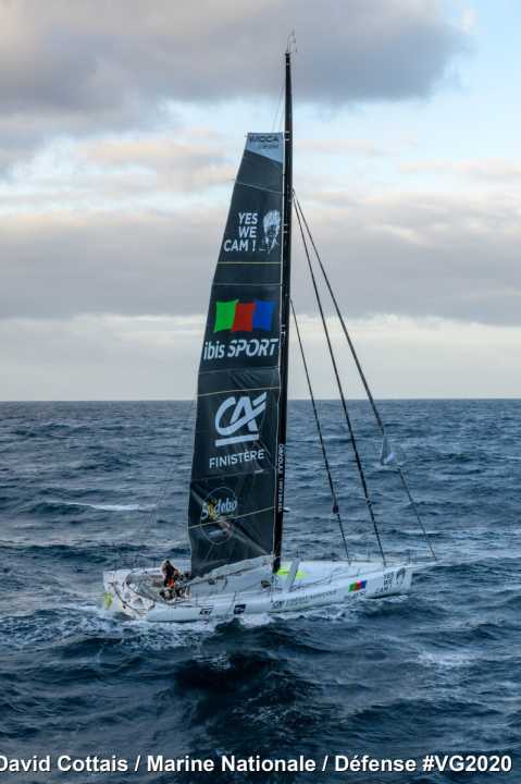   Jean Le Cam et Kevin Escoffier sont encore à deux sur "Yes We Cam". Peu de temps après, le skipper est reparti en solo après une petite semaine passée ensemble.