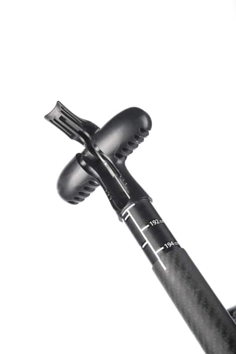 The clamping lever is elegantly integrated into the handle.