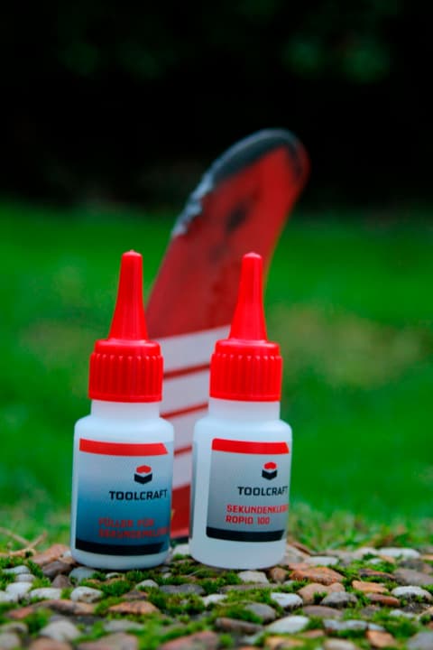   Glue and filling powder are available as a set from model shops or can be ordered online.