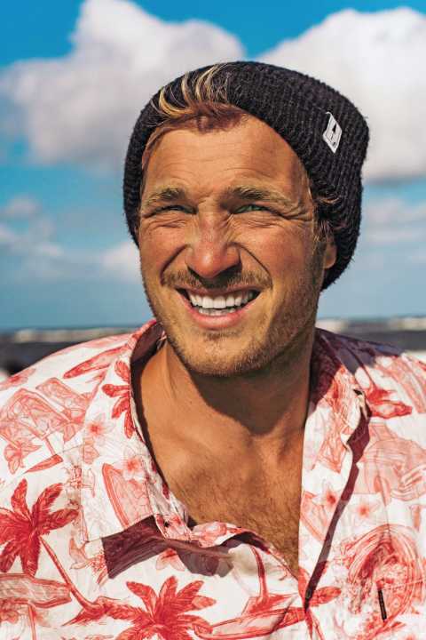 Top 10 in the "normal" Freestyle World Cup, in a league of his own with the foil. Nobody else handles a mountain farmer's scythe, as Balz Müller once affectionately called his foils, in such an exuberant and carefree manner.