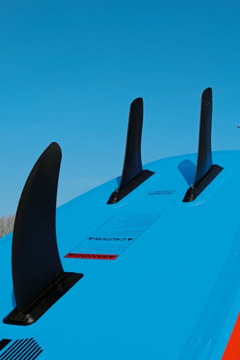   STX WindSUP: Twinser fins at the rear, another plug-in fin in the centre prevents lateral drift when cruising