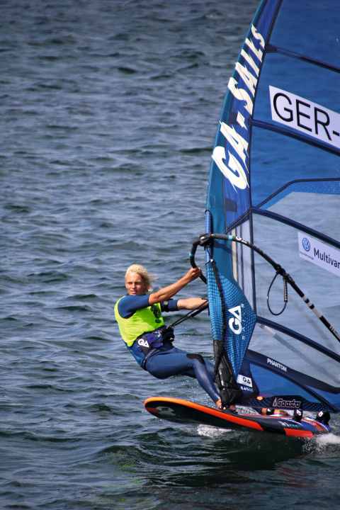 Durch das Training im Optimisten und später in der Bic- Techno-Klasse sind Leo (ganz links) und Anton auch taktisch schon gut drauf.