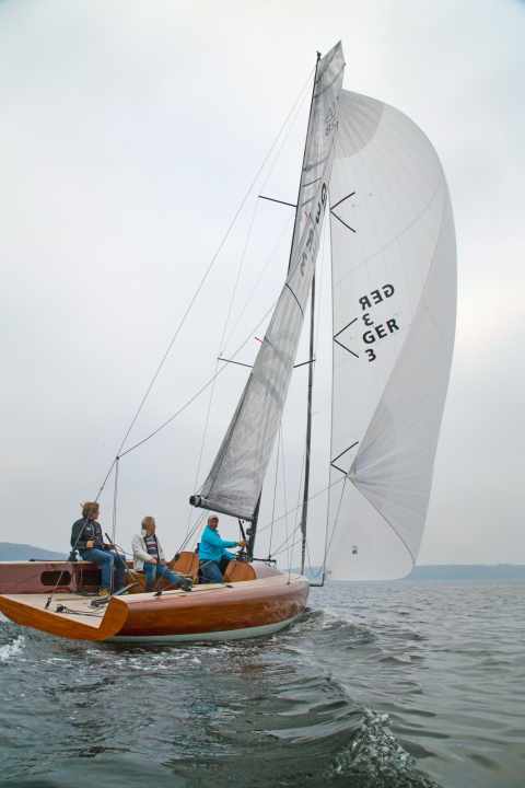 The leech of the Code Zero should run parallel to that of the mainsail