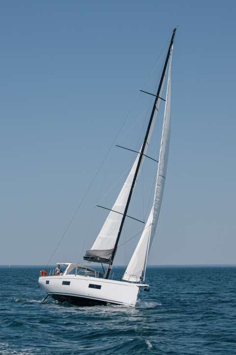 The Oceanis Yacht 60 high on the wind