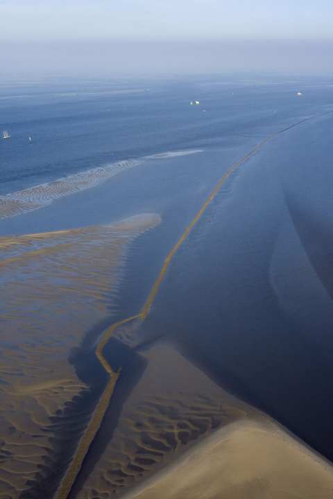   BAW offre anche biglietti per l'estuario dell'Elba da Cuxhaven in poi.