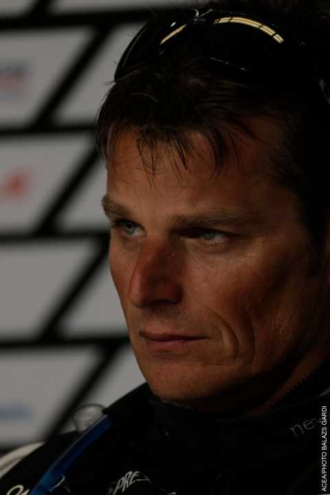   Not amused über seine schwachen Starts, aber in Sachen Comeback stark: Emirates-Team-New-Zealand-Skipper Dean Barker