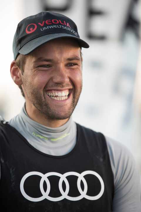   Avant le championnat du monde de laser qui se déroulera à partir du 4 juillet à Kingston, au Canada, Philipp Buhl est en pleine forme : il a déjà remporté deux coupes du monde cette année et ses succès l'ont propulsé parmi les favoris du championnat du monde.