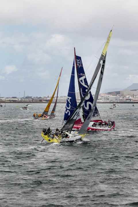   Abu Dhabi si allontana, Team SCA e Team Brunel duellano per lunghi tratti. Alla fine, una manovra sbagliata di SCA permette al determinato team di Brunel, guidato dallo skipper Bekking, di superare e addirittura attaccare Abu Dhabi.