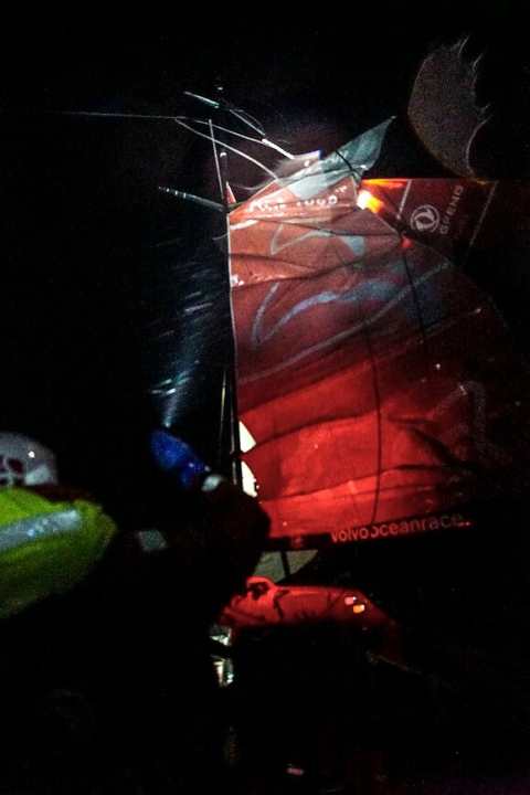   Kurz vor Kap Horn: Masttopp bricht an Bord von Dongfeng