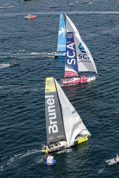   Im Sekundentakt gingen Team SCA (5.), Team Brunel (6.) und Team Vestas Wind (7.) über die Ziellinie