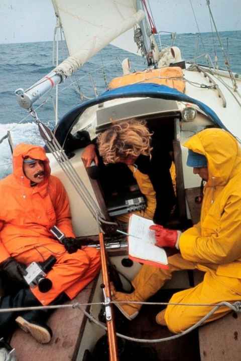   Con una pipa in cabina di pilotaggio: tre quarti dell'equipaggio sul Carter