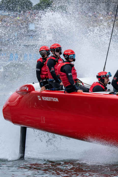 For the Canadians, who had just started so strongly in the SailGP - third before Bermuda and second in Chicago - there was a race win in Plymouth, but then also a few cold showers and sixth place in the final classification