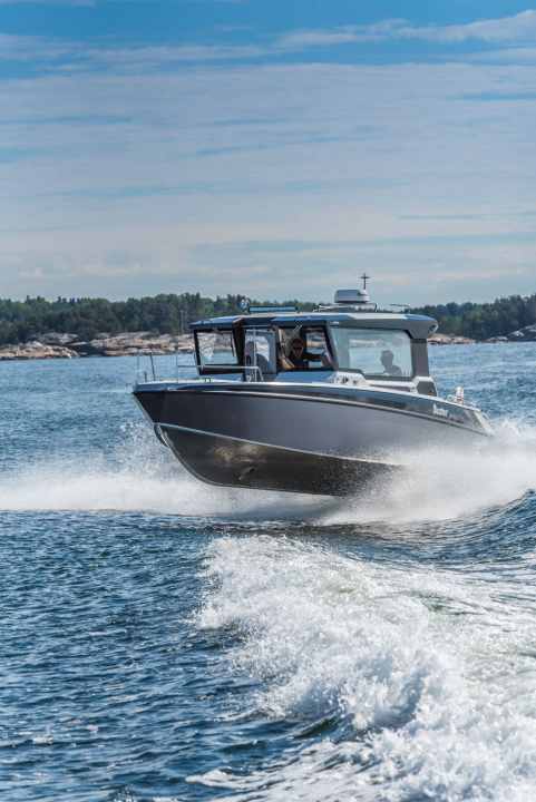 Buster Phantom Cabin