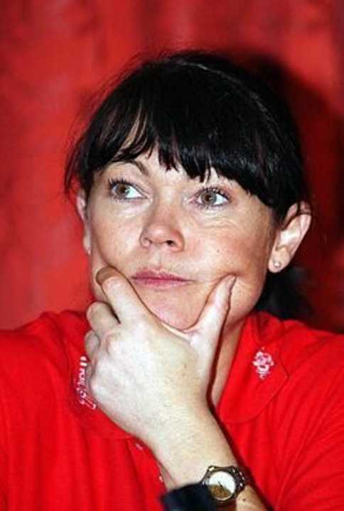   Elle voulait devenir ballerine, mais elle a été la première skipper à mener une équipe féminine autour du monde : Tracy Edwards.