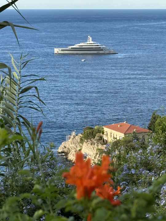 “Moonrise” vor Monaco. | photo: Martin Hager