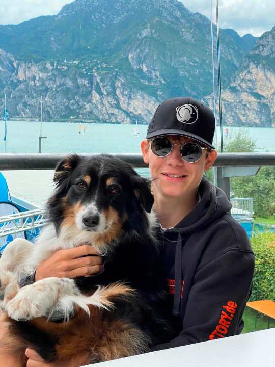 Maxi Räuchle: Cuddle time at Lake Garda