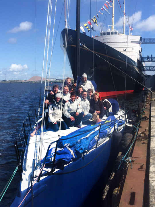   L'équipage de "Shakti" après l'arrivée