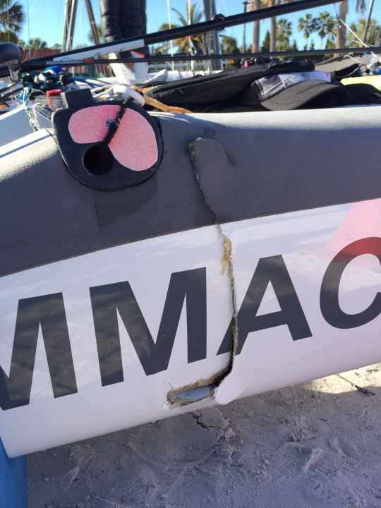   Ce qui reste du Nacra 17 de Paul Kohlhoff et Carolina Werner après le "T-Bone-Crash" avec un bateau bulgare